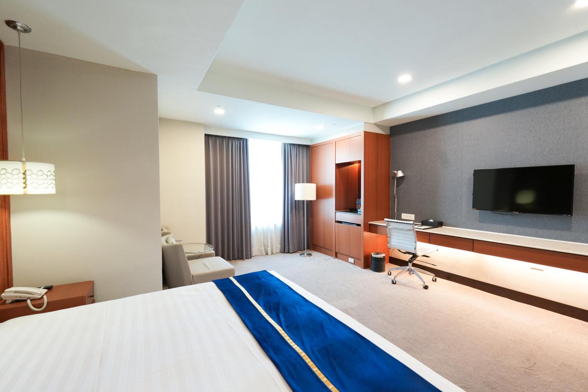Hiyeshotel勤天商旅-花蓮館 Hualien Kültér fotó